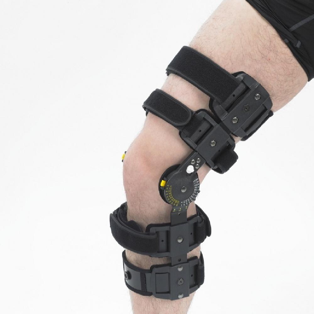 FITTING CONTROL KNEE BRACE with highly elastic sponge pad providing good cushioning and ventilation
