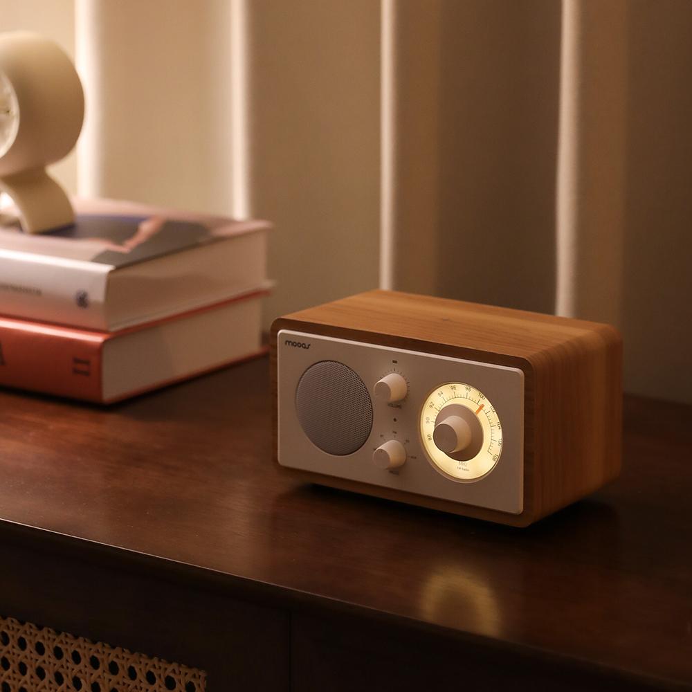 Classic Dial Wireless Charging Radio Speaker